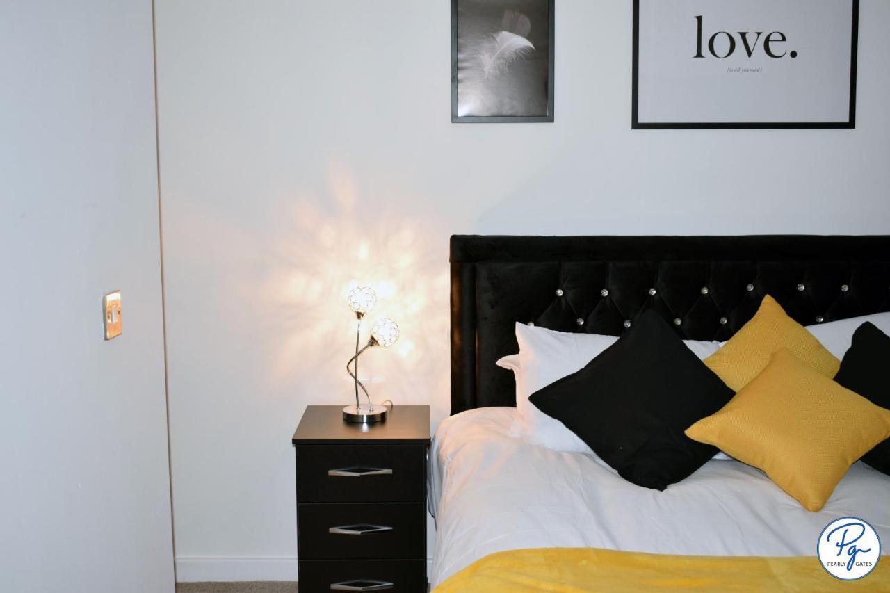 Penthouse - Amazing City Skyline Views - Balcony - Free Extra 2 Hours - Free Parking - Utilita Arena - Bullring Shopping - New St Station- Super King Size Bed 버밍엄 외부 사진