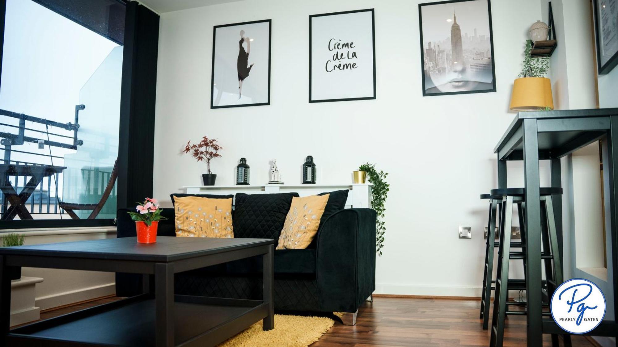 Penthouse - Amazing City Skyline Views - Balcony - Free Extra 2 Hours - Free Parking - Utilita Arena - Bullring Shopping - New St Station- Super King Size Bed 버밍엄 외부 사진