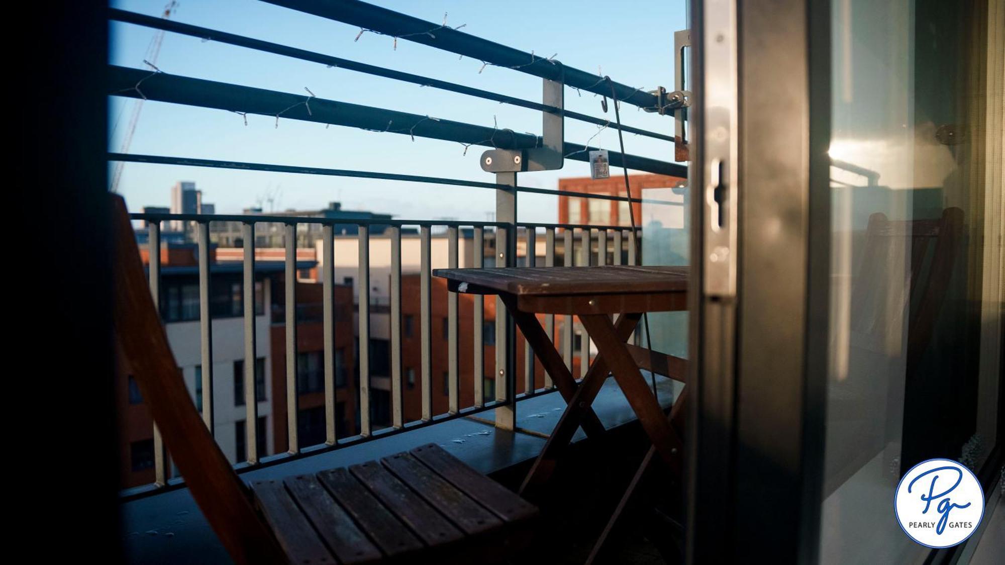 Penthouse - Amazing City Skyline Views - Balcony - Free Extra 2 Hours - Free Parking - Utilita Arena - Bullring Shopping - New St Station- Super King Size Bed 버밍엄 외부 사진