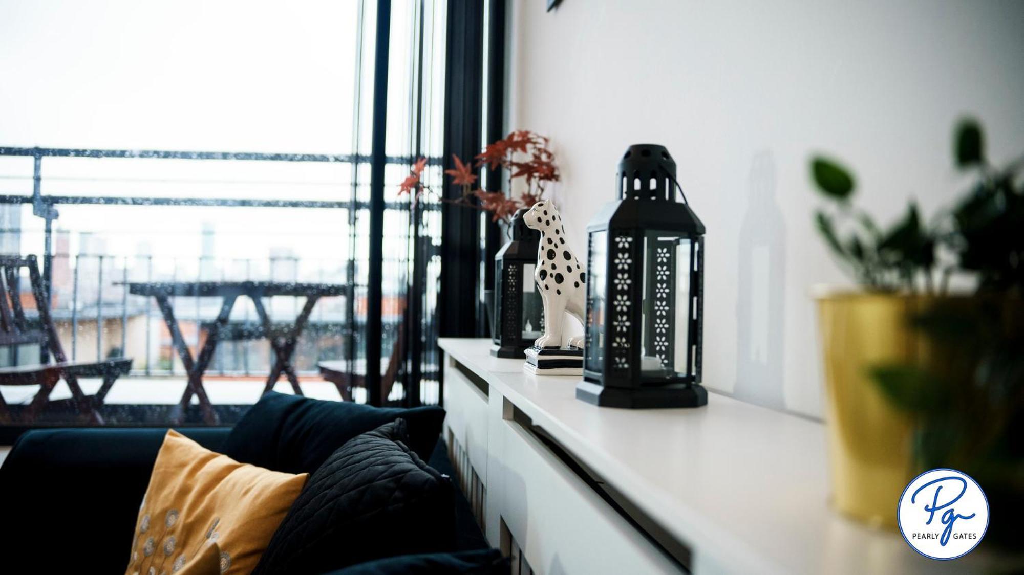Penthouse - Amazing City Skyline Views - Balcony - Free Extra 2 Hours - Free Parking - Utilita Arena - Bullring Shopping - New St Station- Super King Size Bed 버밍엄 외부 사진