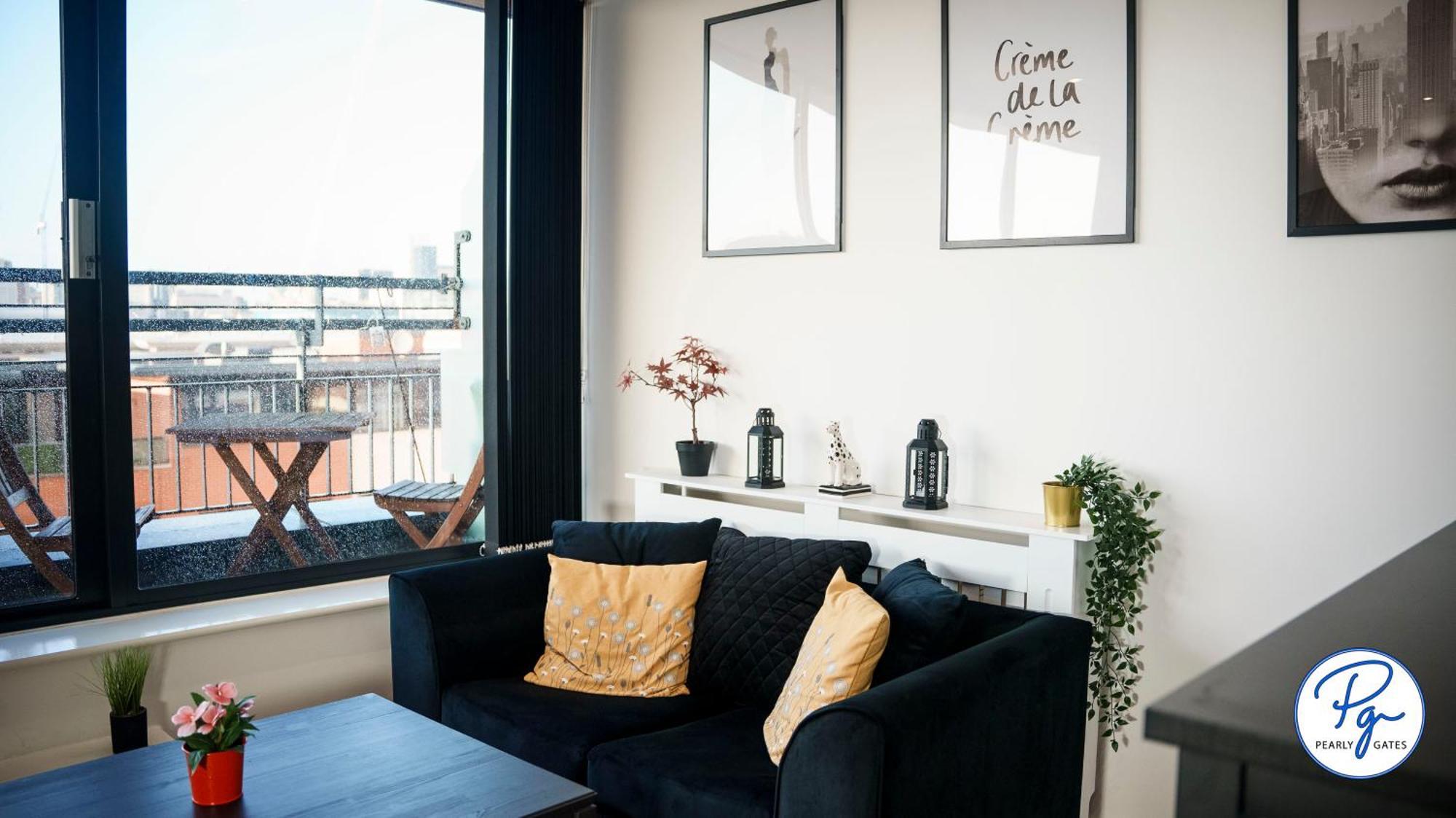 Penthouse - Amazing City Skyline Views - Balcony - Free Extra 2 Hours - Free Parking - Utilita Arena - Bullring Shopping - New St Station- Super King Size Bed 버밍엄 외부 사진